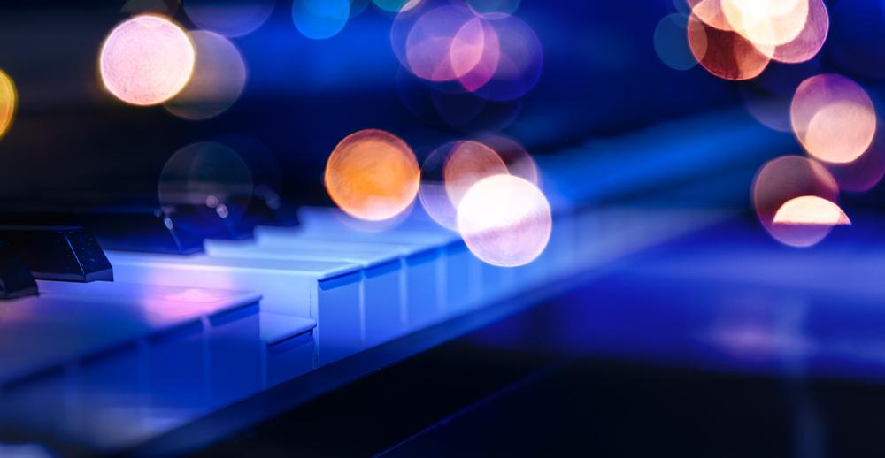 Lucas Levon, Piano and Vocals